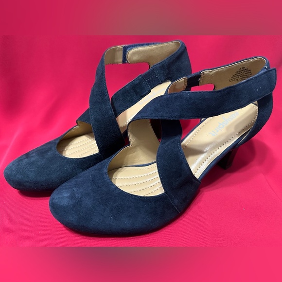 Easy Spirit Women’s 6.5M Rovana Mary Jane Pump Heel in Navy Suede New With Box - Picture 3 of 7